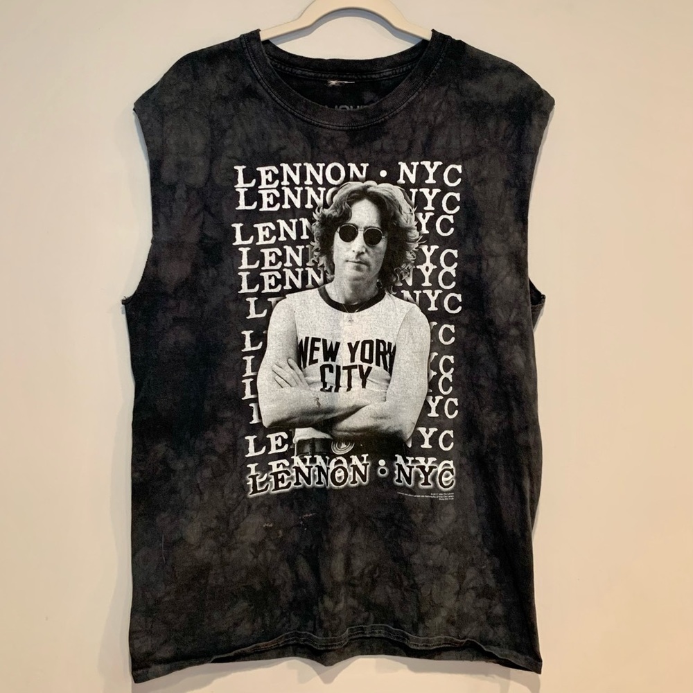 Lennon cut off tee